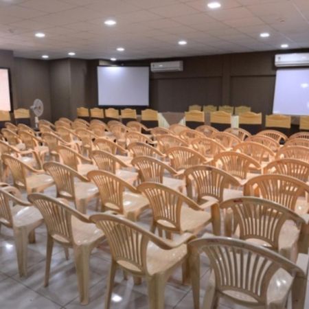 Hotel Palm View Residency Vadodara Extérieur photo