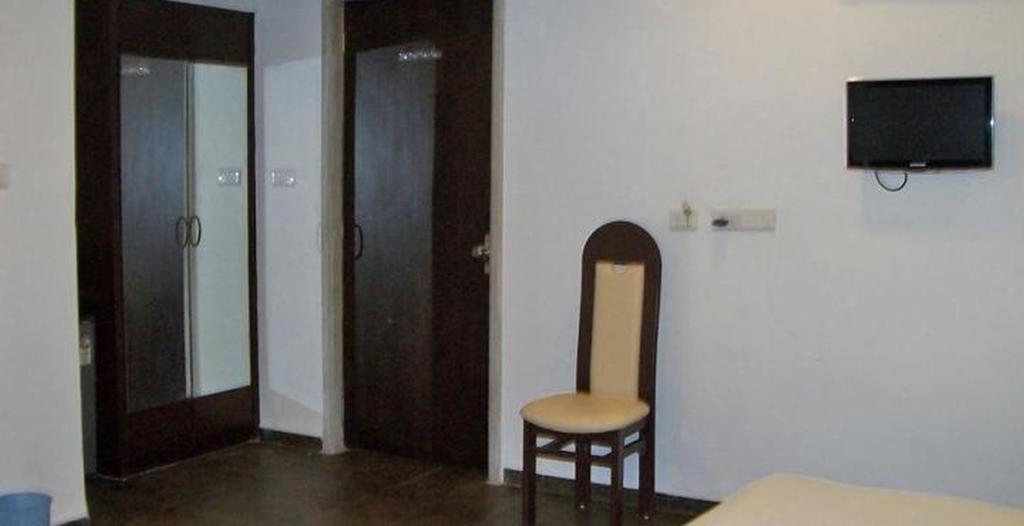 Hotel Palm View Residency Vadodara Extérieur photo